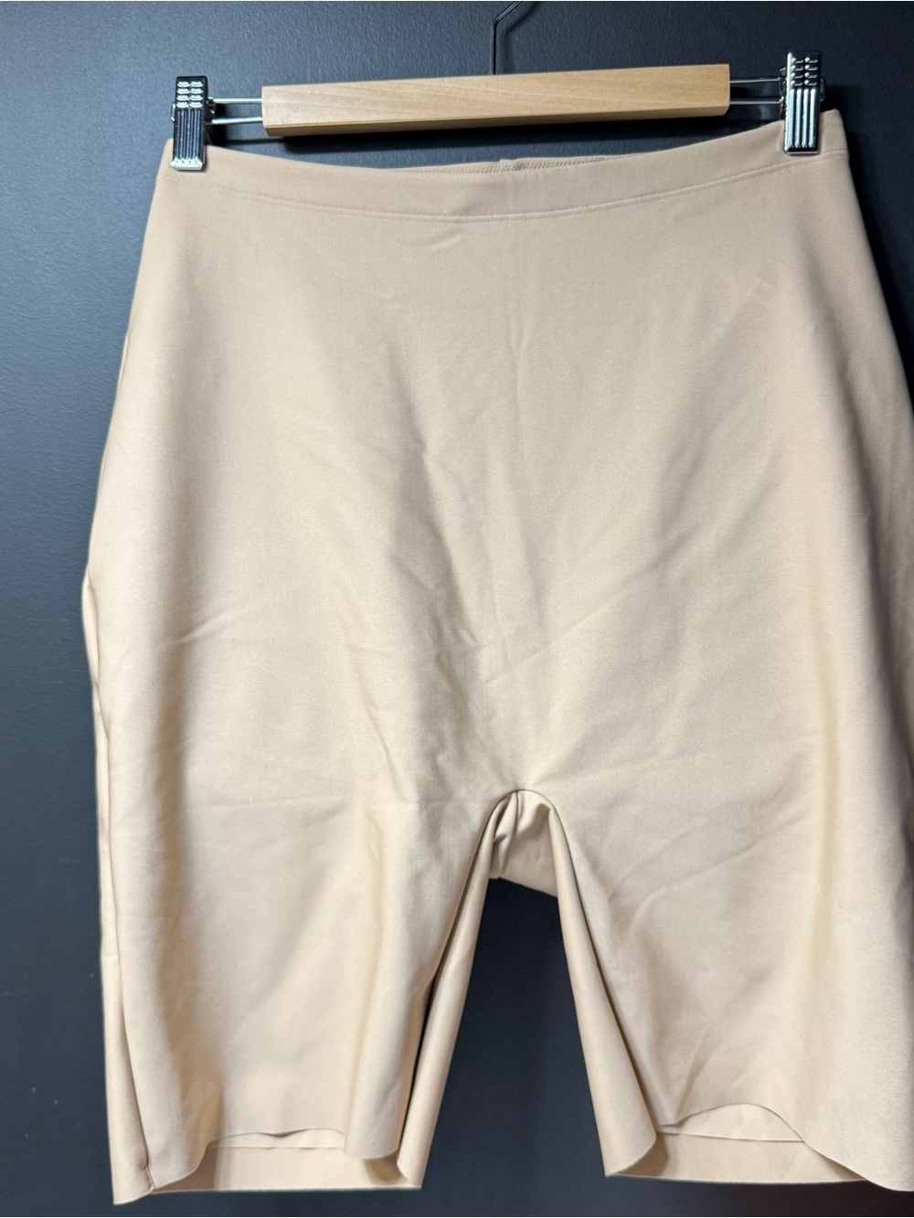 Butt Pad Midthigh Shorts SKIMS Size XL